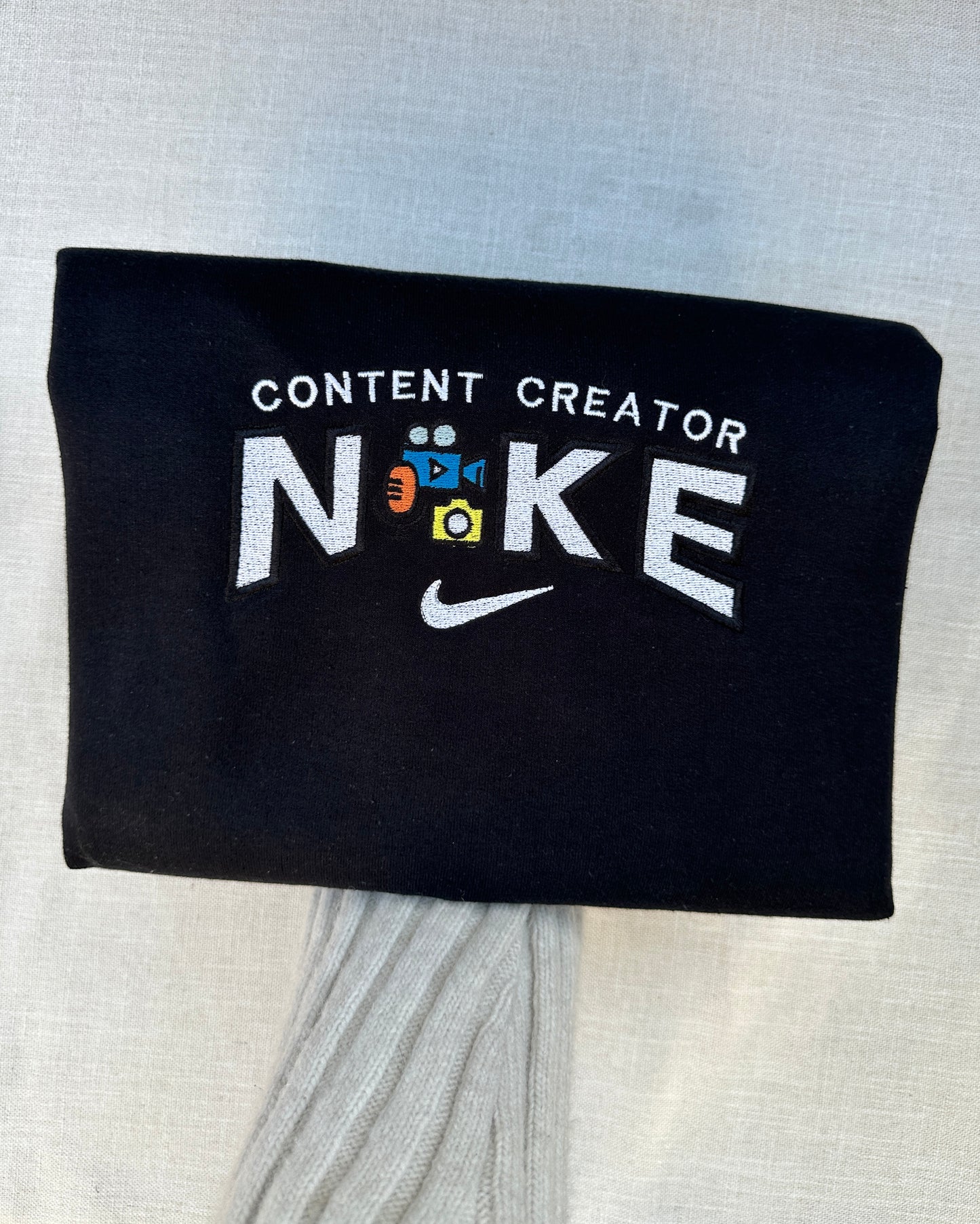 CONTENT CREATOR ( créateur(trice) de contenu )