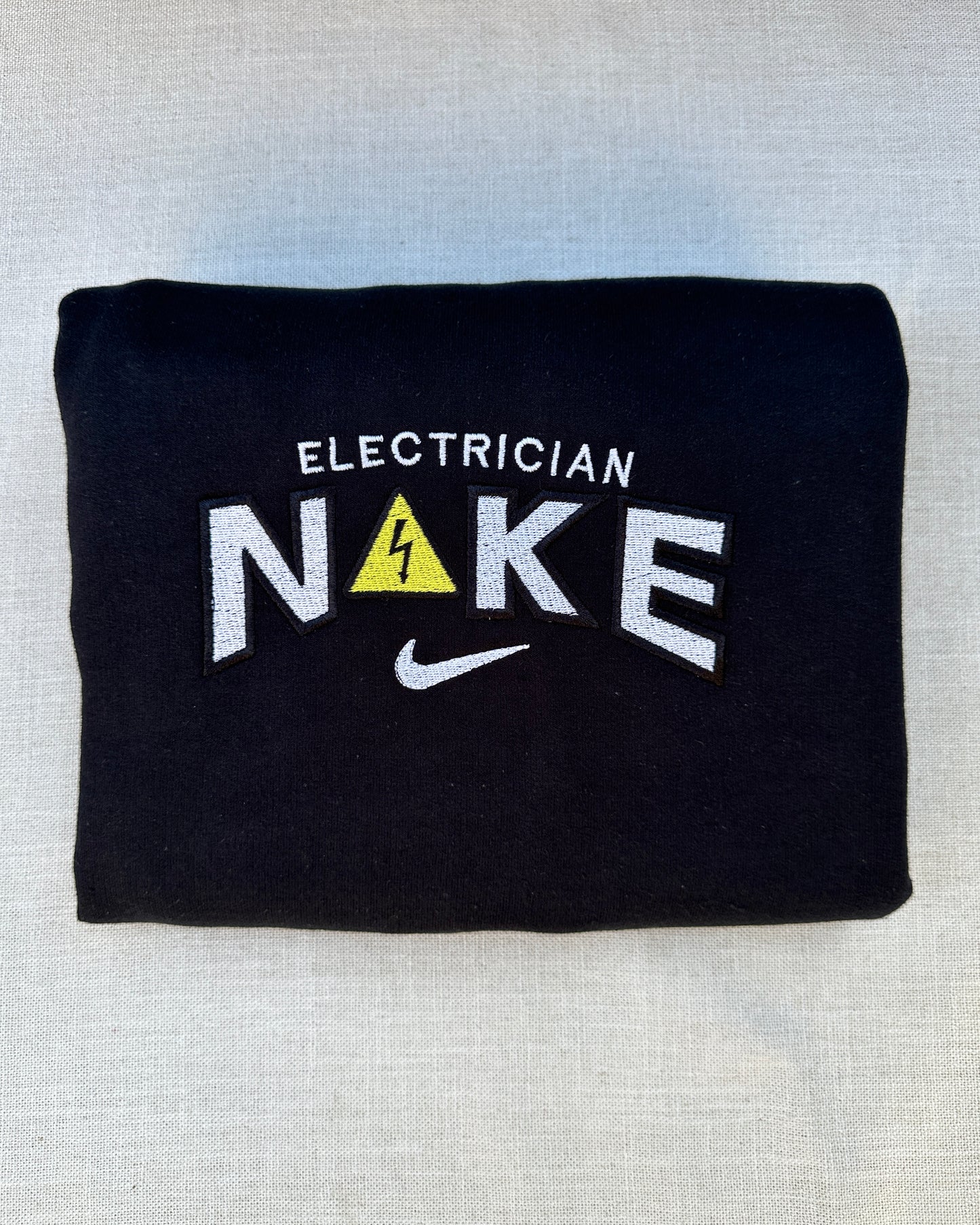 ELECTRICIAN ( électricien(ne) )