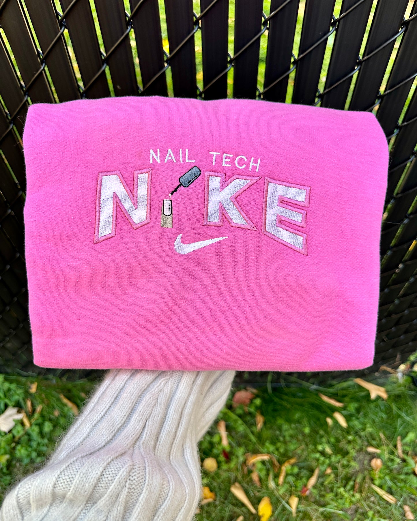 NAIL TECH ( technicien(ne) d’ongles )